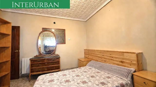 Oportunidad - Amplia casa de 197 m2 con 4 dormitorios y terraza en Benissanó — 16