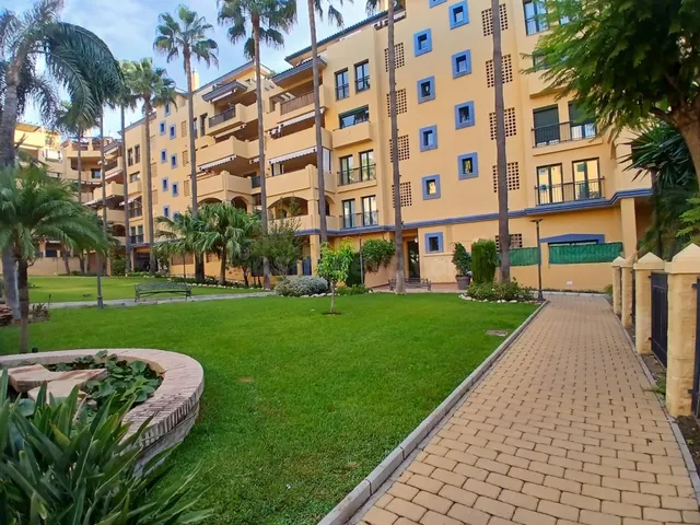 Venta de Vivienda y plaza de garaje en San Pedro de Alcántar - foto 5
