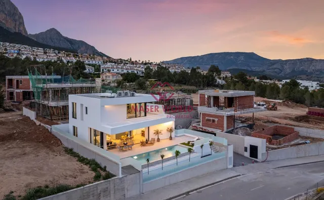 VILLAS DE OBRA NUEVA EN POLOP — 15
