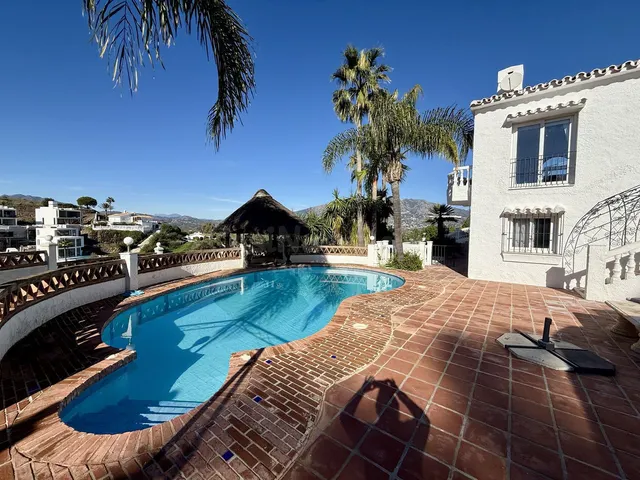 Chalet 4 habitaciones 241m² en venta - Riviera del sol