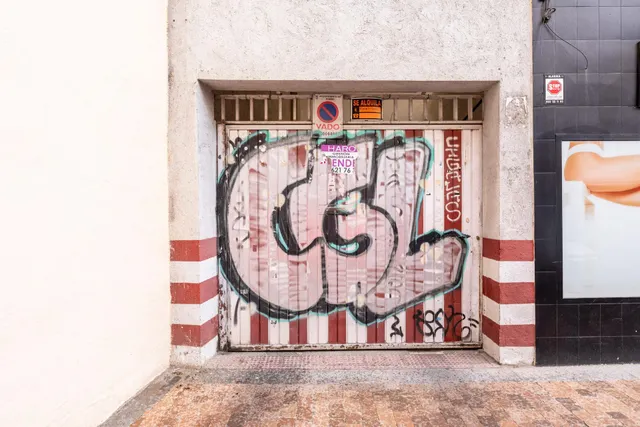 Plaza de garaje de 12m2 en venta en la muy demandada para estacionamiento calle de Hernani — 13