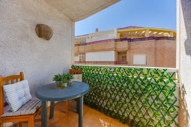 APARTAMENTO DE DOS DORMITORIOS CON VISTAS A LA LAGUNA ROSA Y CON PISCINA COMUNITARIA — 16