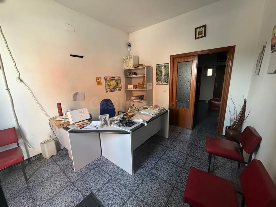 Oficina en el parque la nora, en Malpartida de Cáceres