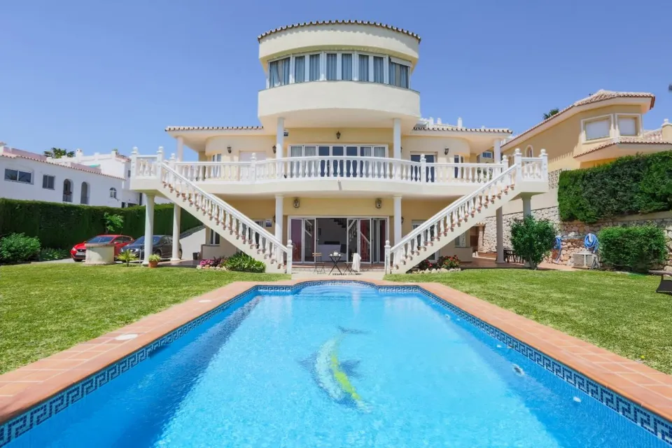 Villa 6 dormitorios con vistas al mar en La Cala de Mijas