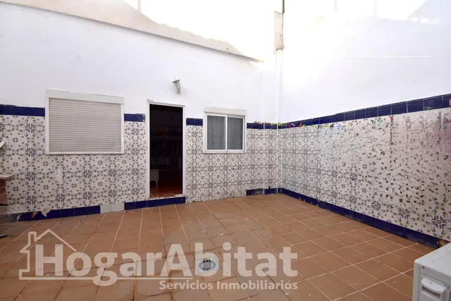 Gran patio privado y excelente ubicación en esta amplia planta baja en El Cabanyal — 27