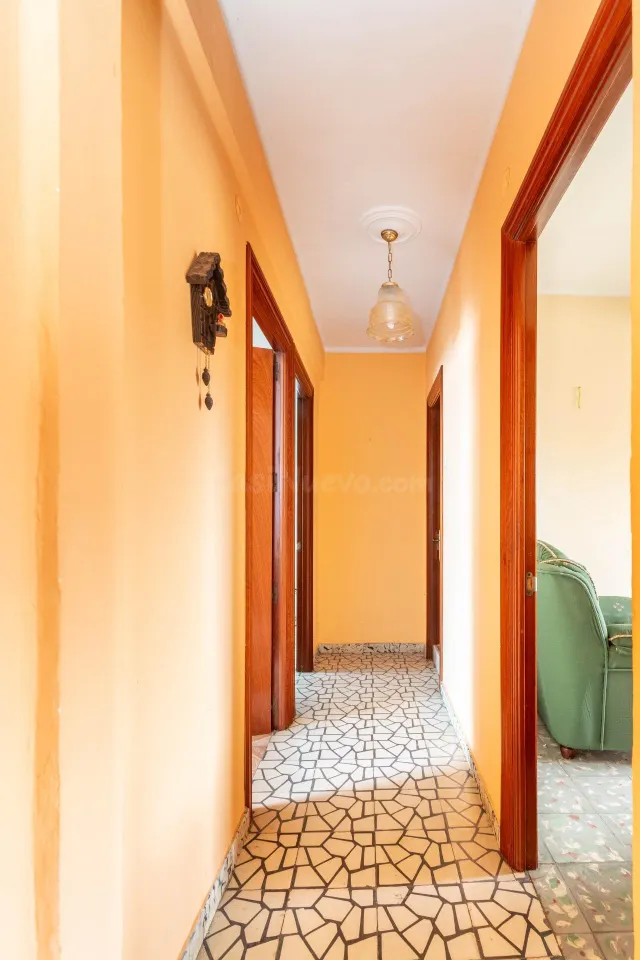 Piso de 3 habitaciones en 5ª planta en el barrio de Fozaneld - foto 3