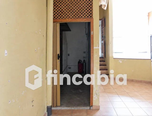 Casa para reformar con patio, balcones y local en Breda — 32