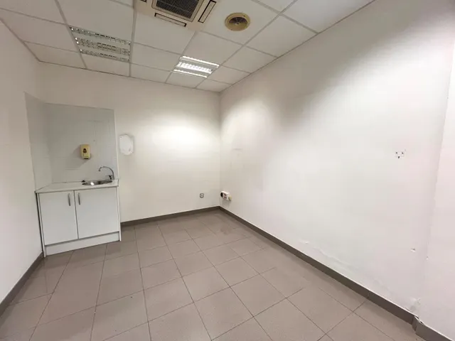 Local en venta en Calle de l'Alguer — 15