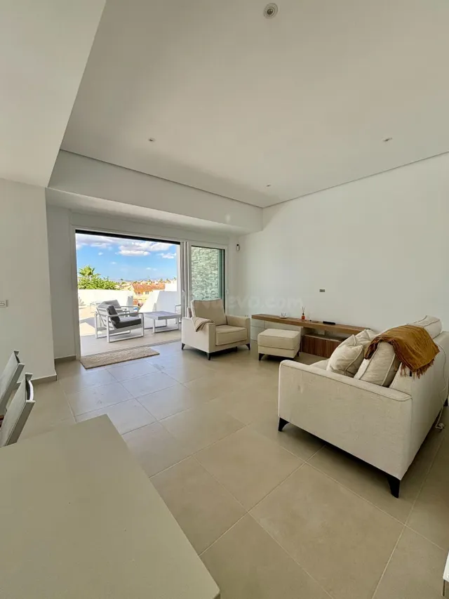 Villa de una planta con 3 dormitorios con piscina privada a  - foto 5