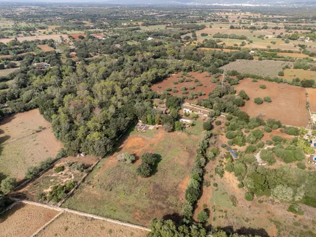 Finca rústica con 3 dormitorios, piscina y múltiples posibilidades en Inca. — 33