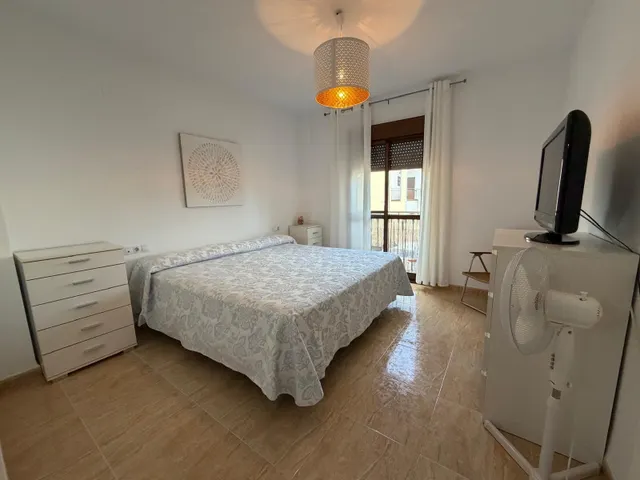¡Casa adosada con patio, garaje y sótano en La Victoria, Córdoba! — 26