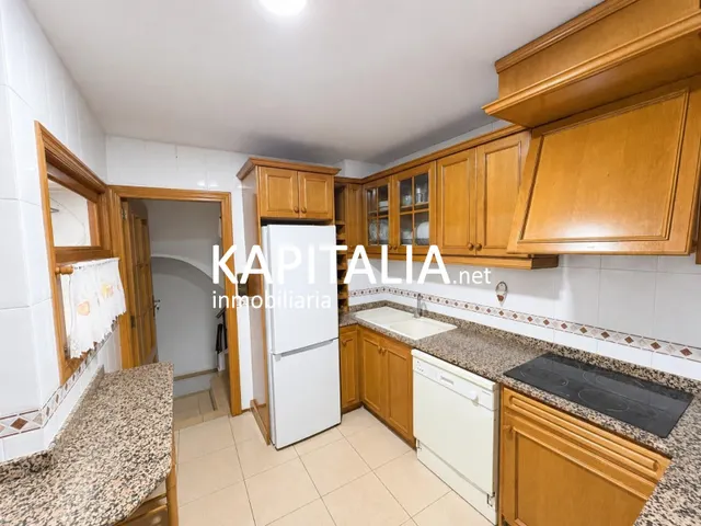 ESTUPENDA CASA ADOSADA CON GARAJE PRIVADO A LA VENTA EN ENGUERA — 19