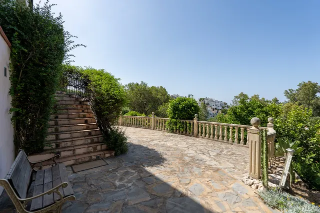 Chalet 8 habitaciones 627m² en venta - El Madroñal — 44
