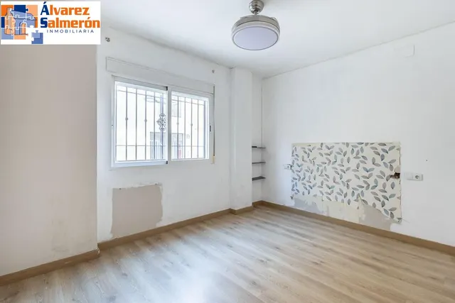Piso con garaje, trastero y excelente ubicación en Huétor Vega — 12