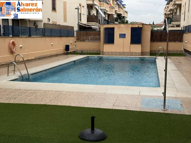 Piso amueblado con piscina, terraza y cochera en Las Gabias · 700 € — 20
