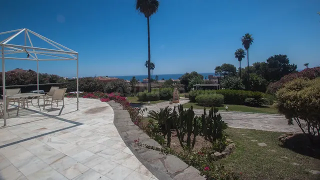 Chalet 4 habitaciones 340m² en venta - Costa Del Sol - foto 3