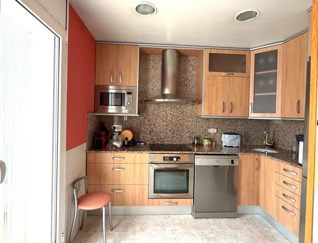 FANTÁSTICA CASA CON JARDÍN Y PISCINA!!! — 11