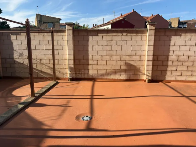 SE VENDE PISO SEMINUEVO, COCINA AMUEBLADA, 4 HAB., 2 BÑOS, S - foto 2