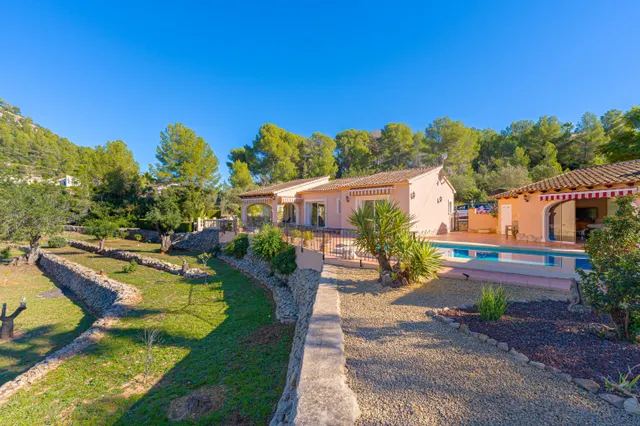 Finca Valleverde. Encantadora villa de una sola planta en venta en Llíber con una gran parcela. — 24
