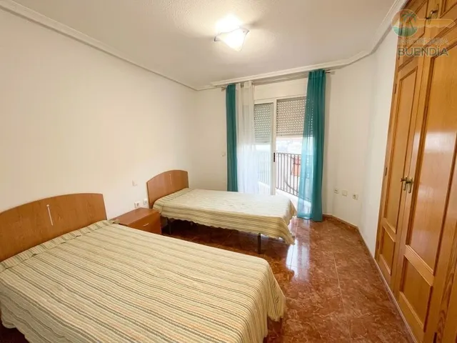 Piso de 3 dormitorios , garaje y trastero muy cercano a servicios — 15