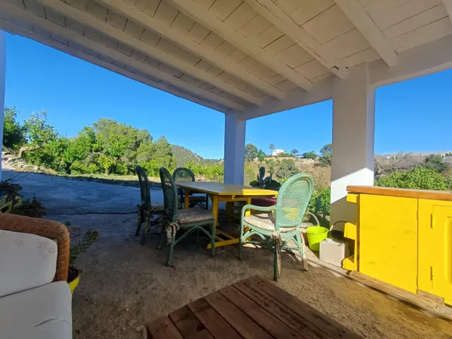 PARCELA DE TERRENO CON CASA CONSTRUIDA Y ARBOLES FRUTALES — 11