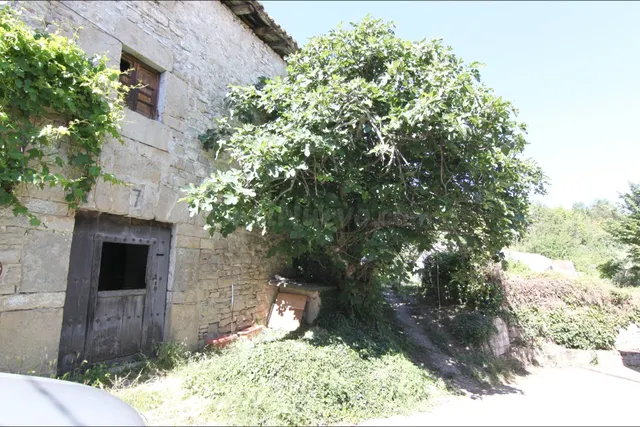 Ekiser vende casa con terreno en Ansoain pueblo - foto 2