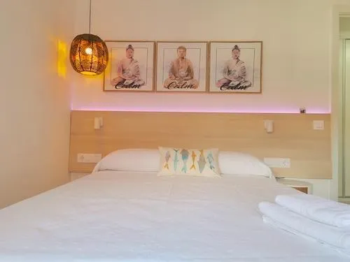 Ático exclusivo reformado con 3 suites, garaje y trastero — 12