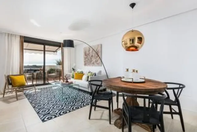 Ático dúplex con impresionantes vistas al mar en Selwo, Este
