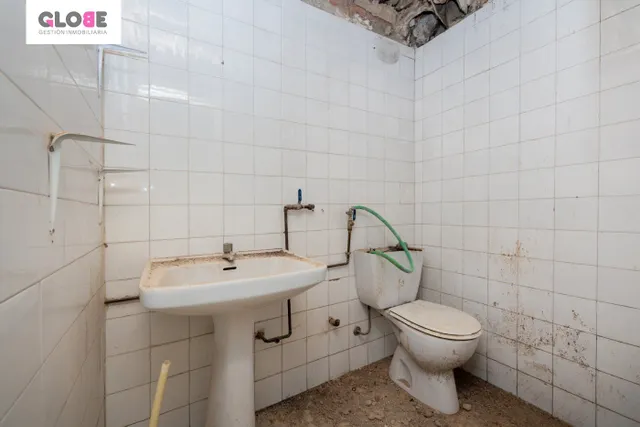 A LA VENTA EDIFICIO EN PLAZA BIB-RAMBLA — 16