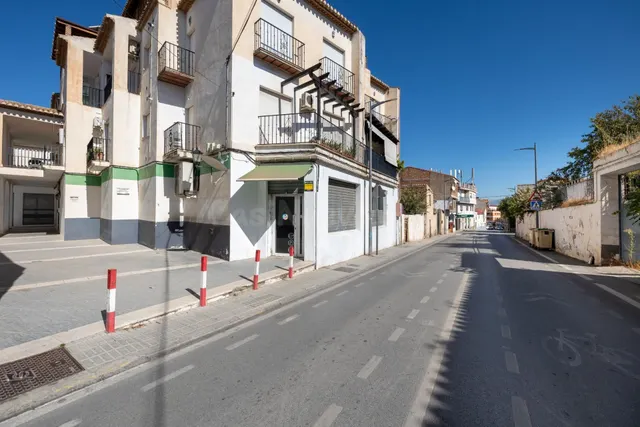 Local céntrico en la carretera de Granada-Gojar — 3