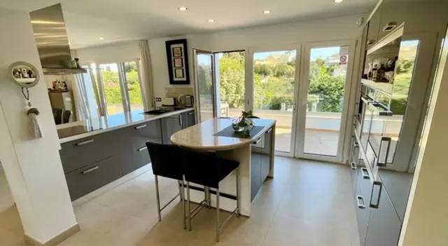 Chalet 7 habitaciones 550m² en venta - Marbella — 7