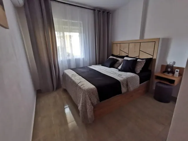 Piso en Torrevieja con dos terrazas y piscina — 9