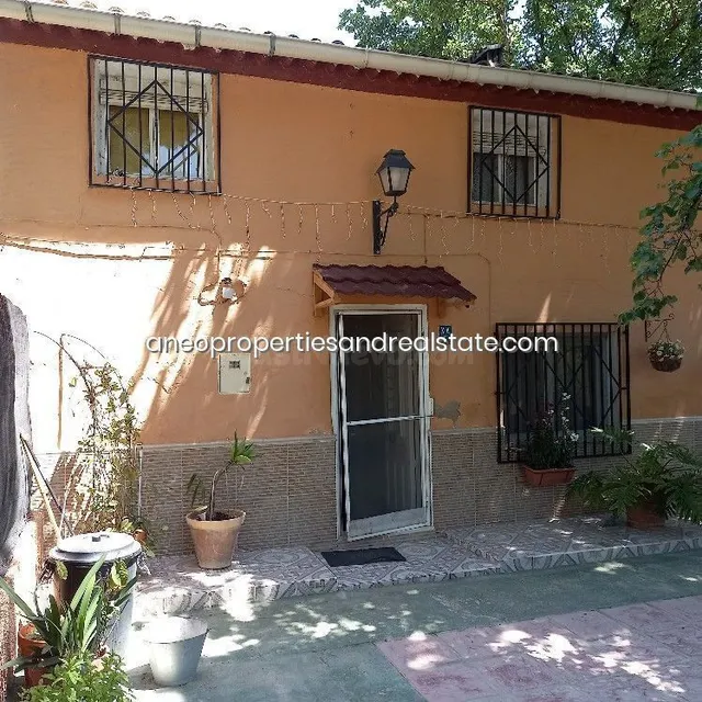 CASA GRANDE CON PISCINA Y GRANDES ESPACIOS - foto 3