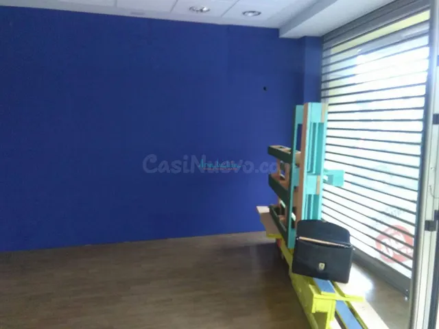 Local comercial 90m² en alquiler - Av. Barcelona - Viñuela - - foto 2