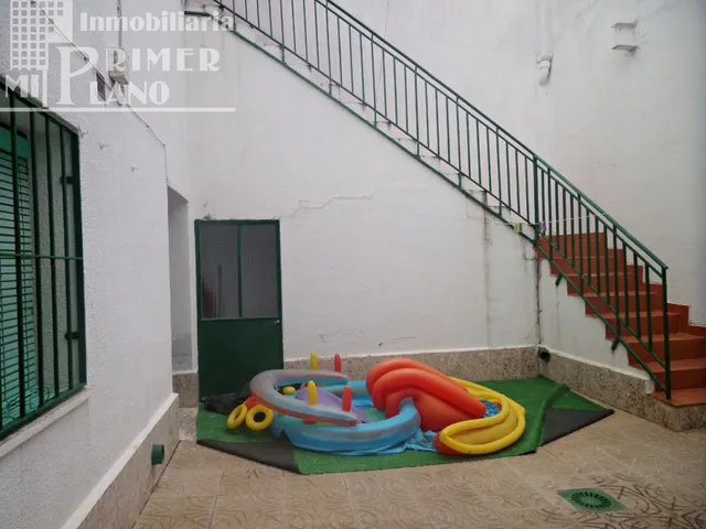 VIVIENDA EN UNA DE LAS PRINCIPALES CALLES DE TOMELLOSO — 27