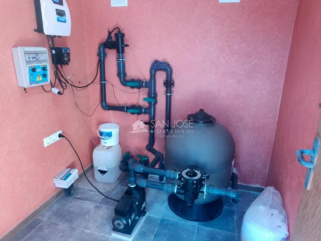 SE VENDE CHALET CON PISCINA EN MUY BUEN ESTADO EN ASPE ZONA DE UCHEL — 18