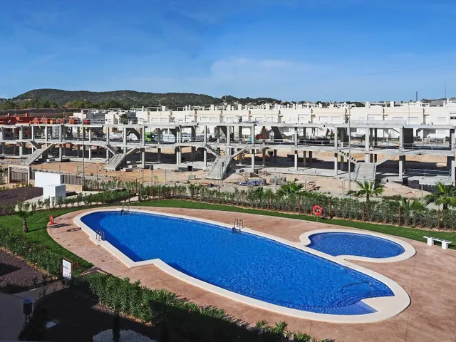 RESIDENCIAL DE OBRA NUEVA DE BUNGALOW EN VISTABELLA - foto 2