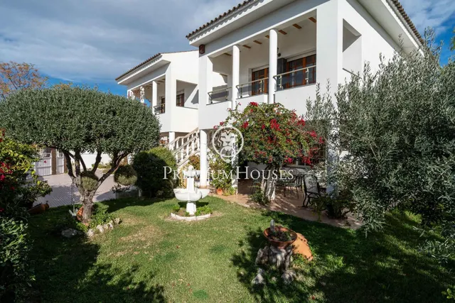 Casa independiente con jardín y piscina en Santa María - foto 5