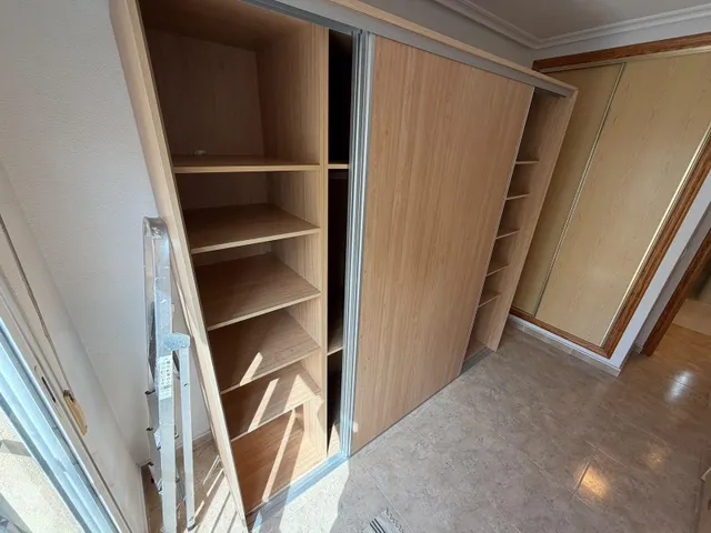 Piso moderno en residencial con solárium y piscina — 6