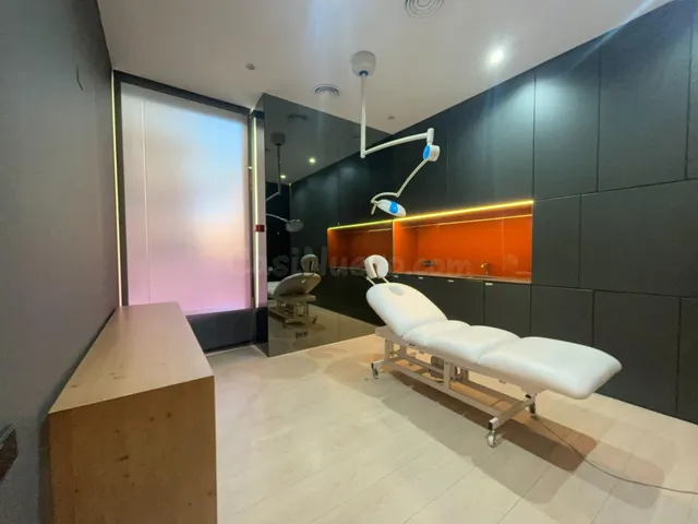 Espacio Exclusivo para tu Negocio de Lujo en La Avenida de E - foto 4