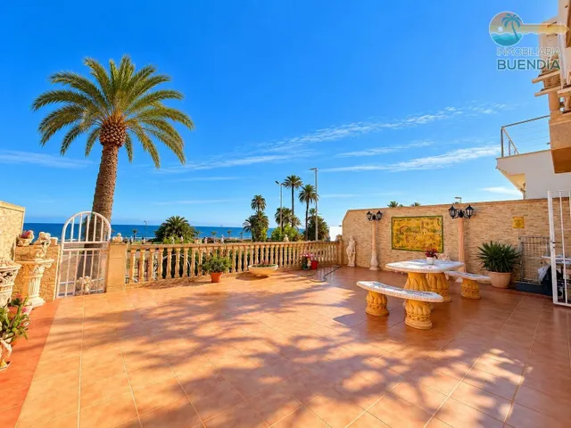 Duplex frente al mar en alamillo — 27