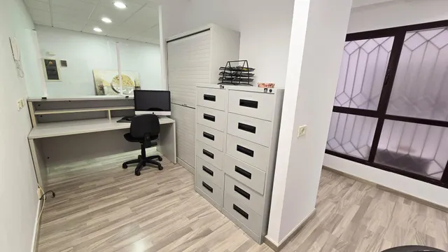 Oficina reformada y amueblada de 128 m2 en el Edificio Peceño, en pleno centro de Santa Cruz de Tenerife — 6
