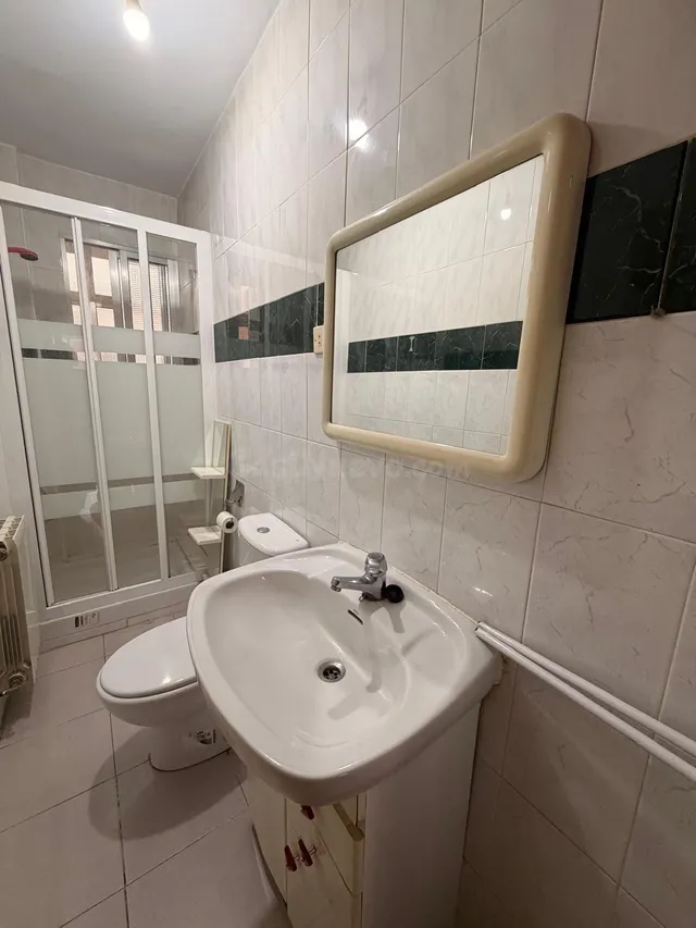 Oportunidad en Valladolid: Piso a Reformar en Rondilla - San - foto 2