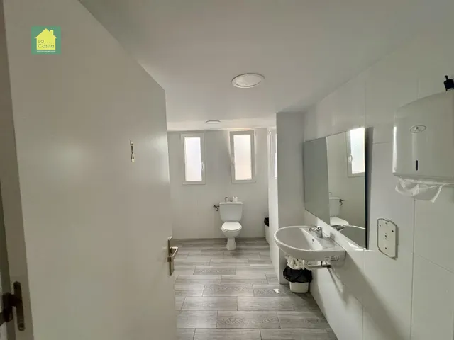 LA CASITA INMOBILIARIA ALQUILA DESPACHOS — 24