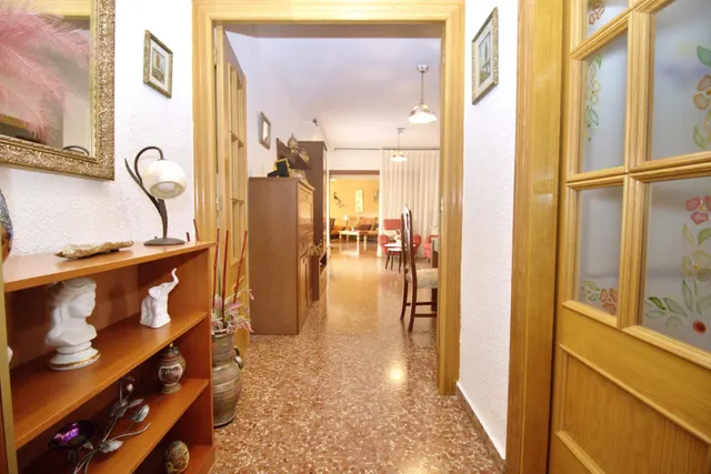 Piso con piscina, garaje y a dos calles de la playa — 11