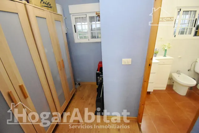 ¡Encantador Chalet! Muy amplio y sofisticado, con gran garaje, terraza, jardín y parcela — 46