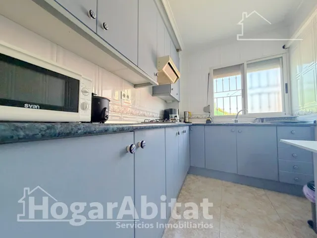 Chalet con piscina, garaje, terraza y barbacoa — 14
