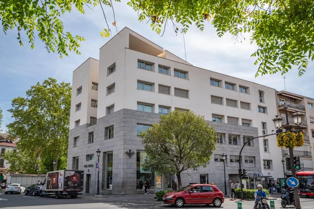 FUENTE DE LAS BATALLAS-PISO DE 197m2 EN EDIFICIO ZAIDA — 9