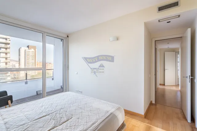 PISO CON VISTA AL MAR — 19