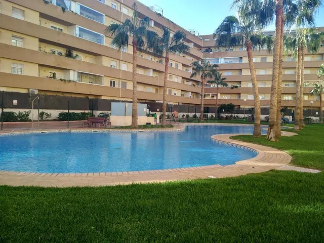 VIVIENDA OKUPADA ILEGALMENTE NO SE PUEDE VISITAR NI HIPOTECA - foto 2